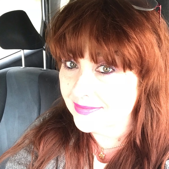 Meet your Posher, Lisa - Picture 2 of 2